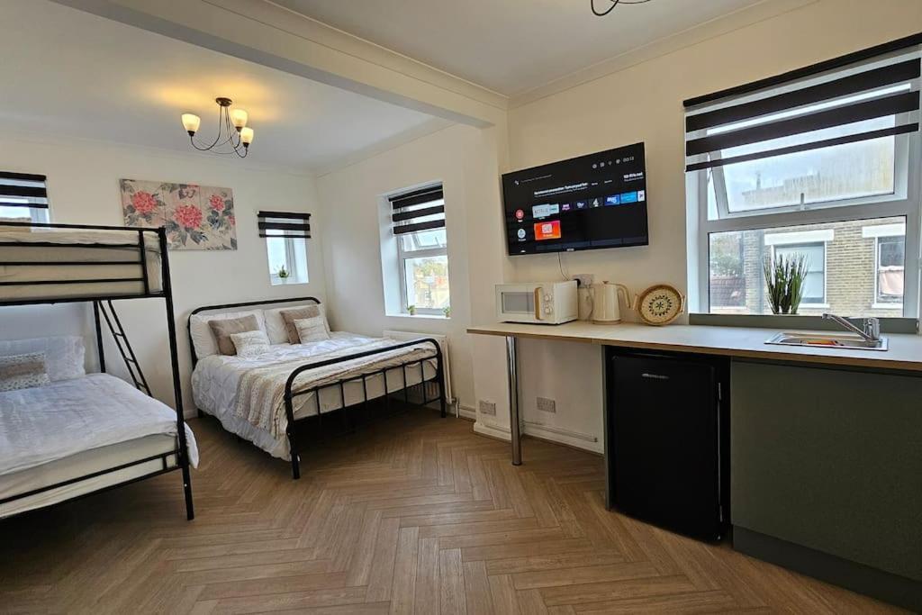 Newly Renovated Studios & Ensuite Rooms! - Camberwell Londra Esterno foto